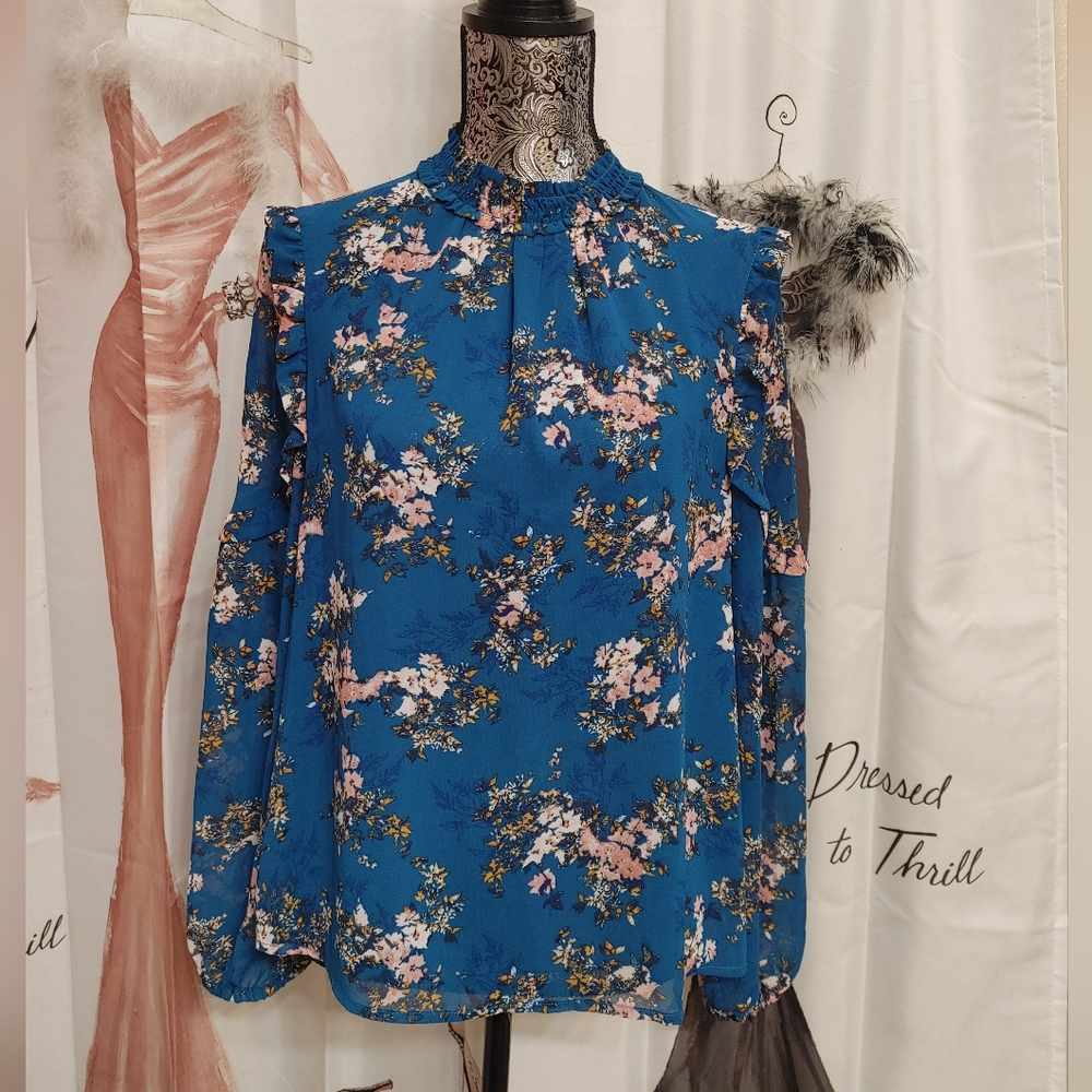 WAYF Size Small Blue Floral Long Sleeve Smocked Mock Neck Top